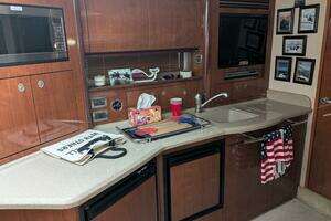 2004 Sea Ray 390 Sundancer thumbnail 9