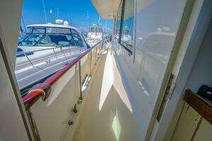 1987 Hatteras Motor Yacht thumbnail 13