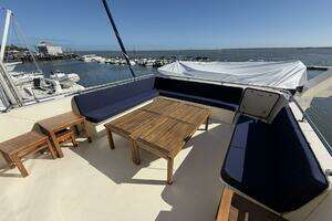 1987 Hatteras Motor Yacht thumbnail 23