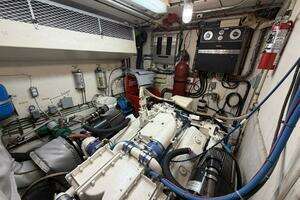 1987 Hatteras Motor Yacht thumbnail 69
