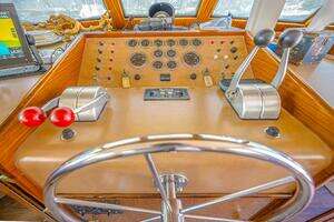 1987 Hatteras Motor Yacht thumbnail 68