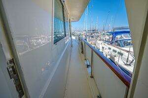 1987 Hatteras Motor Yacht thumbnail 14