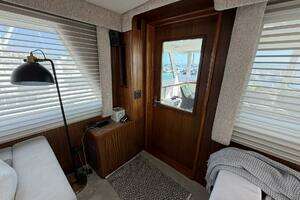 1987 Hatteras Motor Yacht thumbnail 29