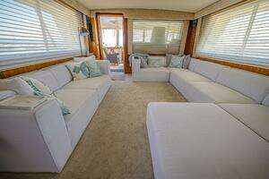 1987 Hatteras Motor Yacht thumbnail 30