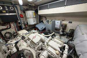 1987 Hatteras Motor Yacht thumbnail 73