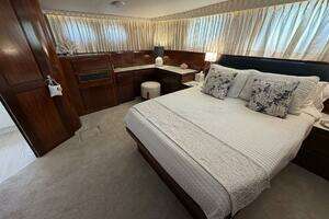 1987 Hatteras Motor Yacht thumbnail 59