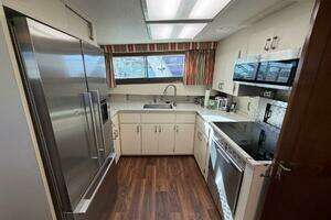 1987 Hatteras Motor Yacht thumbnail 42