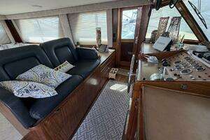1987 Hatteras Motor Yacht thumbnail 38