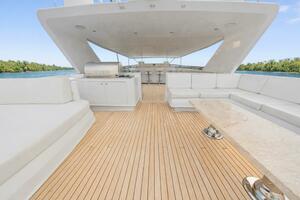 SAVOIR FAIRE 120ft Broward Yacht For Sale