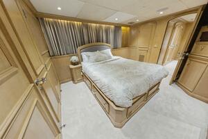 SAVOIR FAIRE 120ft Broward Yacht For Sale