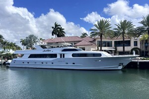 SAVOIR FAIRE 120ft Broward Yacht For Sale