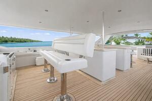 SAVOIR FAIRE 120ft Broward Yacht For Sale