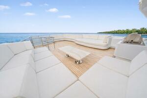 SAVOIR FAIRE 120ft Broward Yacht For Sale