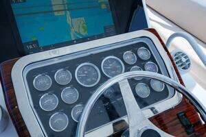 2002 Hatteras 50 Convertible thumbnail 16