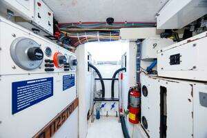 2002 Hatteras 50 Convertible thumbnail 32