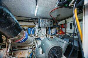 2002 Hatteras 50 Convertible thumbnail 30
