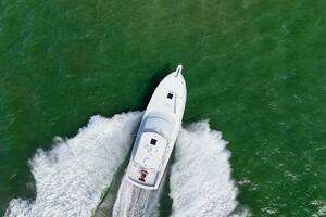 2002 Hatteras 50 Convertible thumbnail 47