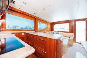 2002 Hatteras 50 Convertible thumbnail 11