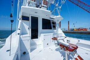 2002 Hatteras 50 Convertible thumbnail 21