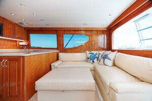 2002 Hatteras 50 Convertible thumbnail 10