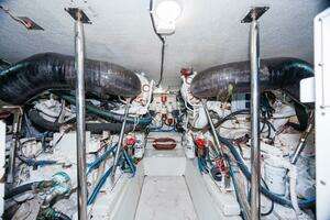 2002 Hatteras 50 Convertible thumbnail 27