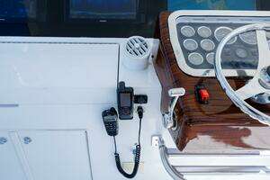 2002 Hatteras 50 Convertible thumbnail 18