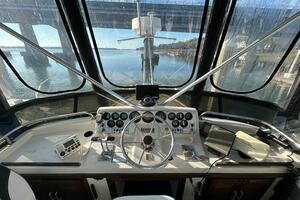 Photo 5979135 for 1982 Silverton 40 Aft Cabin  