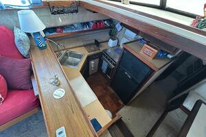 Photo 5979140 for 1982 Silverton 40 Aft Cabin  