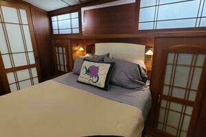 2014 Sabre 48 Salon Express thumbnail 24