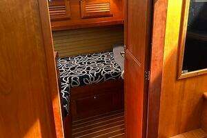2004 Sabre 42 Express thumbnail 25