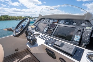 2014 Sunseeker 68' Sport Yacht thumbnail 71