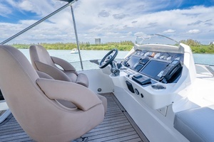 2014 Sunseeker 68' Sport Yacht thumbnail 70