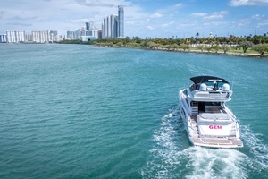 2014 Sunseeker 68' Sport Yacht thumbnail 11