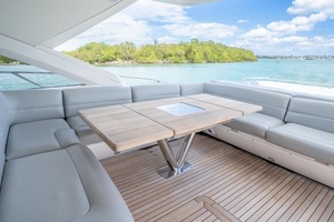 2014 Sunseeker 68' Sport Yacht thumbnail 18