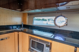 2014 Sunseeker 68' Sport Yacht thumbnail 53