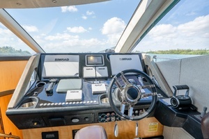 2014 Sunseeker 68' Sport Yacht thumbnail 32