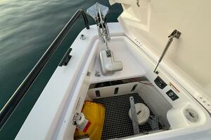 2022 Axopar 37 XC Cross Cabin thumbnail 21