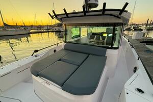 2022 Axopar 37 XC Cross Cabin thumbnail 9