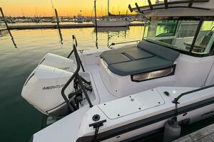 2022 Axopar 37 XC Cross Cabin thumbnail 8