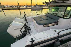 2022 Axopar 37 XC Cross Cabin thumbnail 8