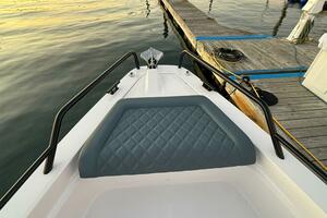 2022 Axopar 37 XC Cross Cabin thumbnail 19