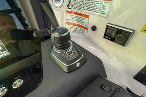 2022 Axopar 37 XC Cross Cabin thumbnail 25