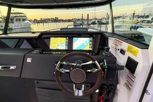 2022 Axopar 37 XC Cross Cabin thumbnail 24