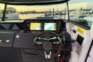 2022 Axopar 37 XC Cross Cabin thumbnail 24