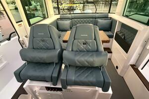 2022 Axopar 37 XC Cross Cabin thumbnail 30