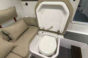 2022 Axopar 37 XC Cross Cabin thumbnail 44