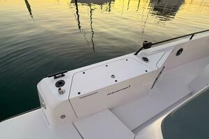 2022 Axopar 37 XC Cross Cabin thumbnail 10