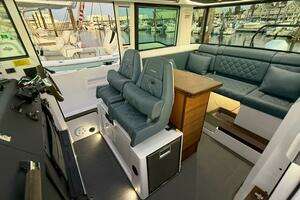 2022 Axopar 37 XC Cross Cabin thumbnail 29