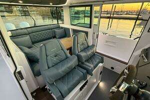 2022 Axopar 37 XC Cross Cabin thumbnail 28