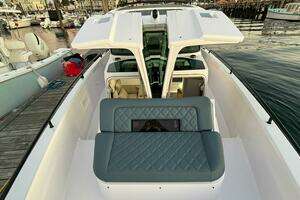 2022 Axopar 37 XC Cross Cabin thumbnail 16